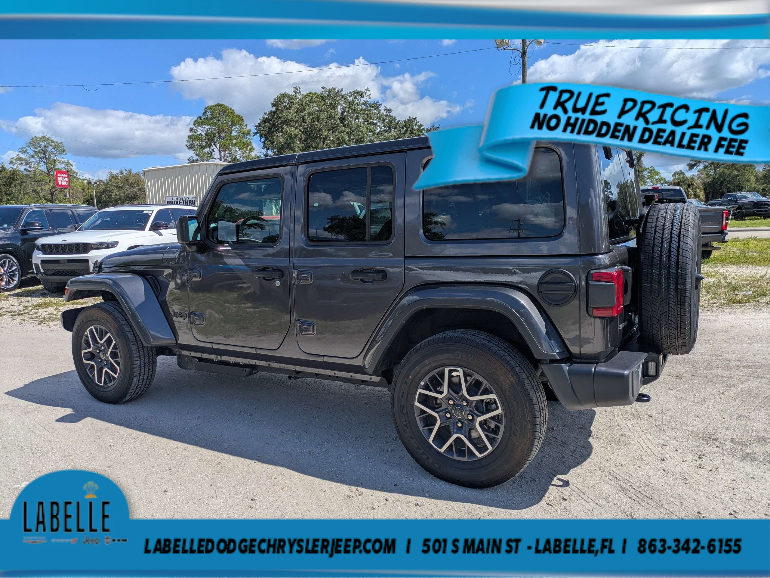 Used 2026 Jeep Wrangler Unlimited Sahara AWD/4WD image 8