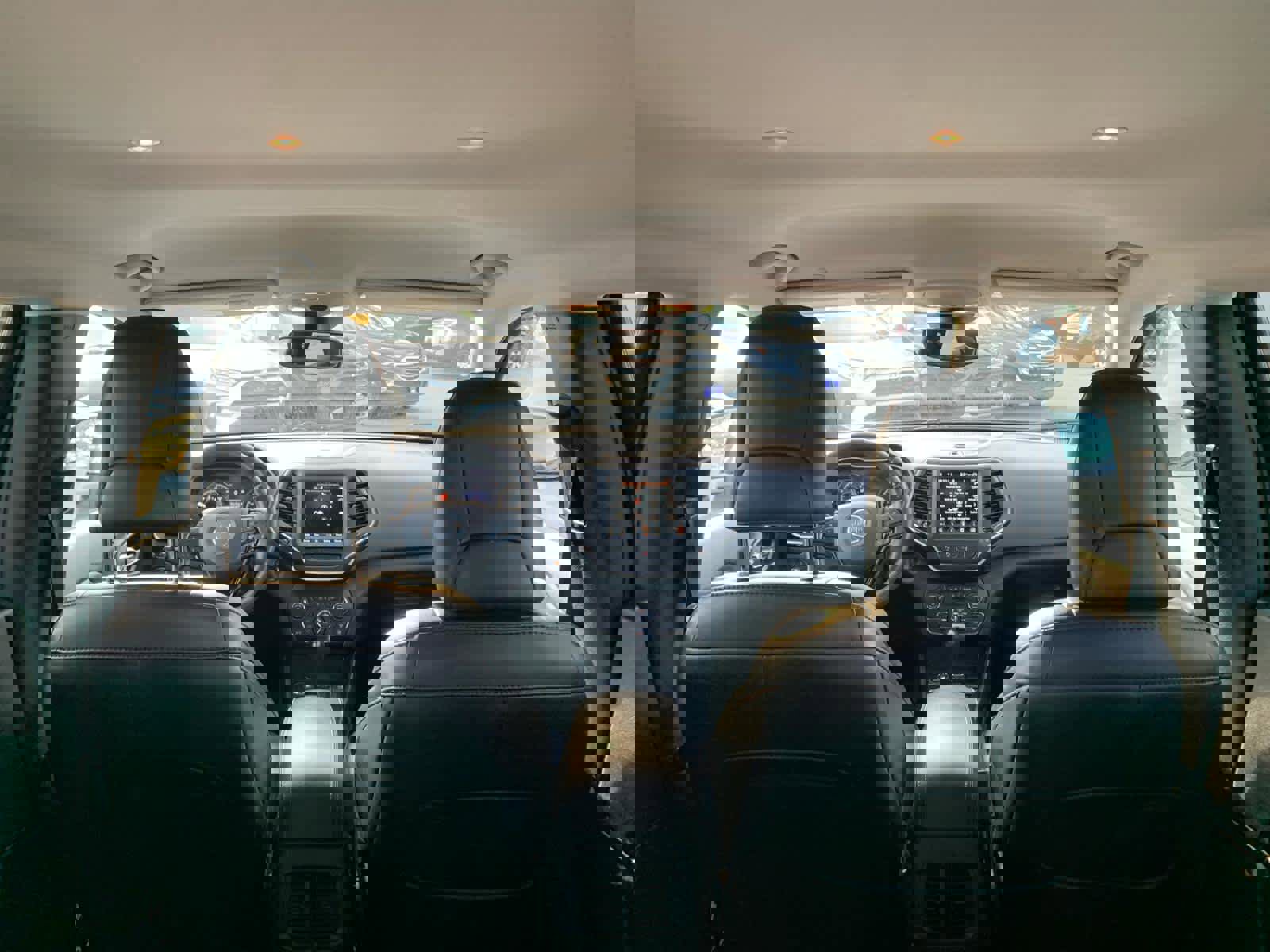 Used 2023 Jeep Cherokee Altitude Lux image 36