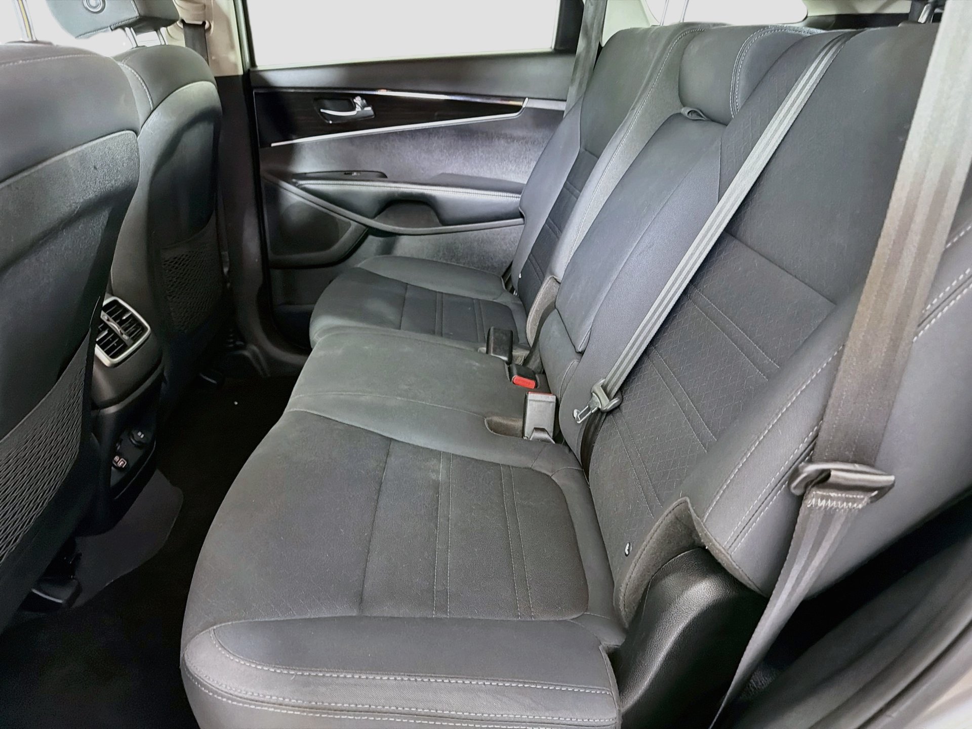Used 2019 Kia Sorento FWD image 22