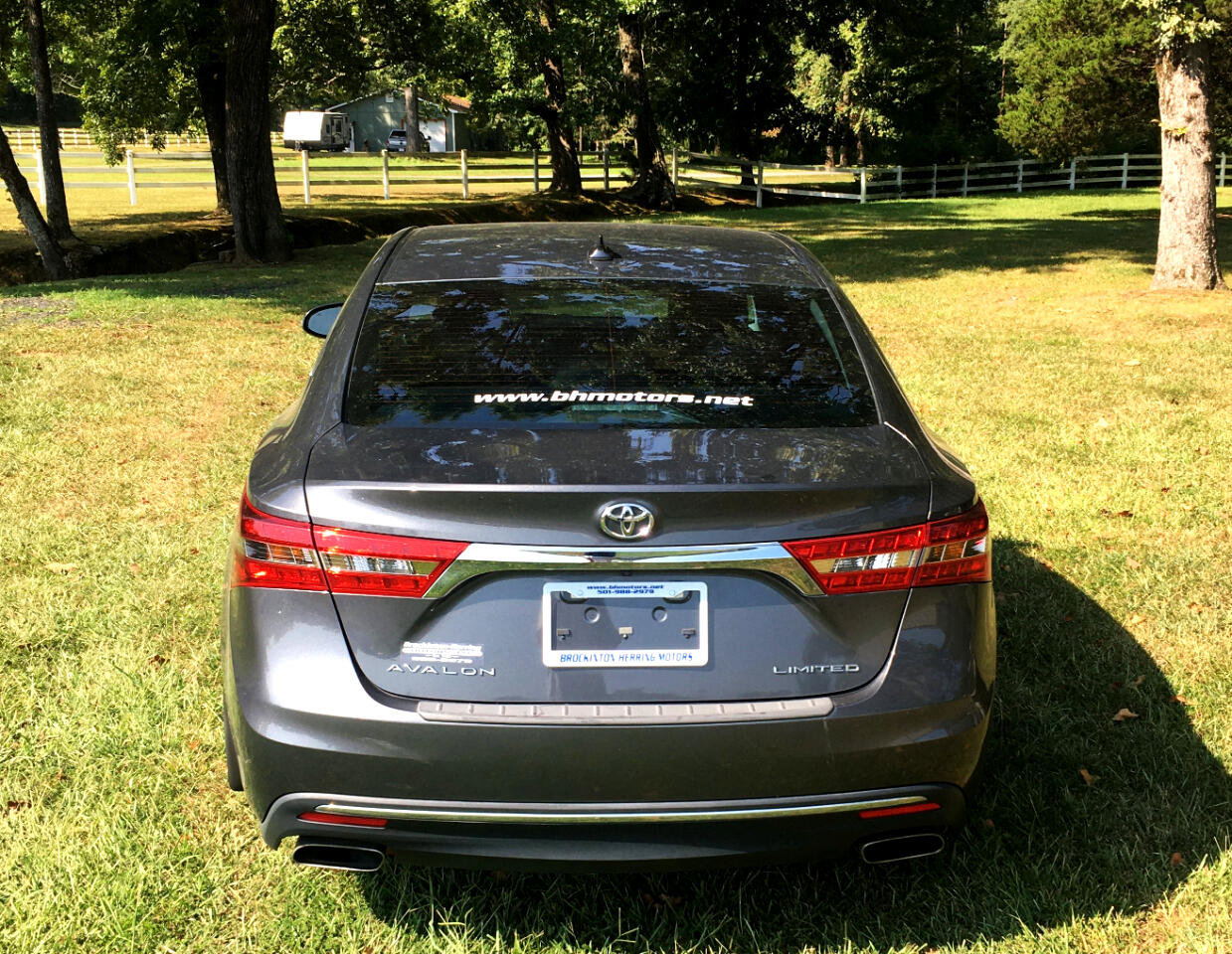 Used 2018 Toyota Avalon XLE Premium image 4