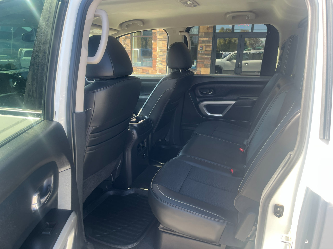 Used 2018 Nissan Titan PRO-4X image 5