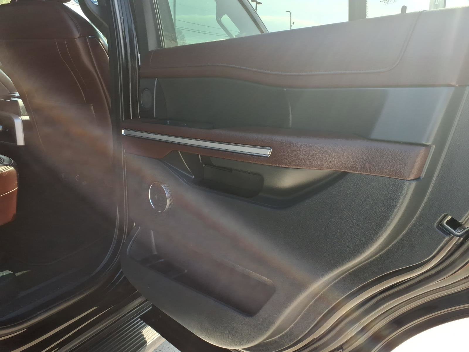 Used 2024 Ford Expedition Limited image 10