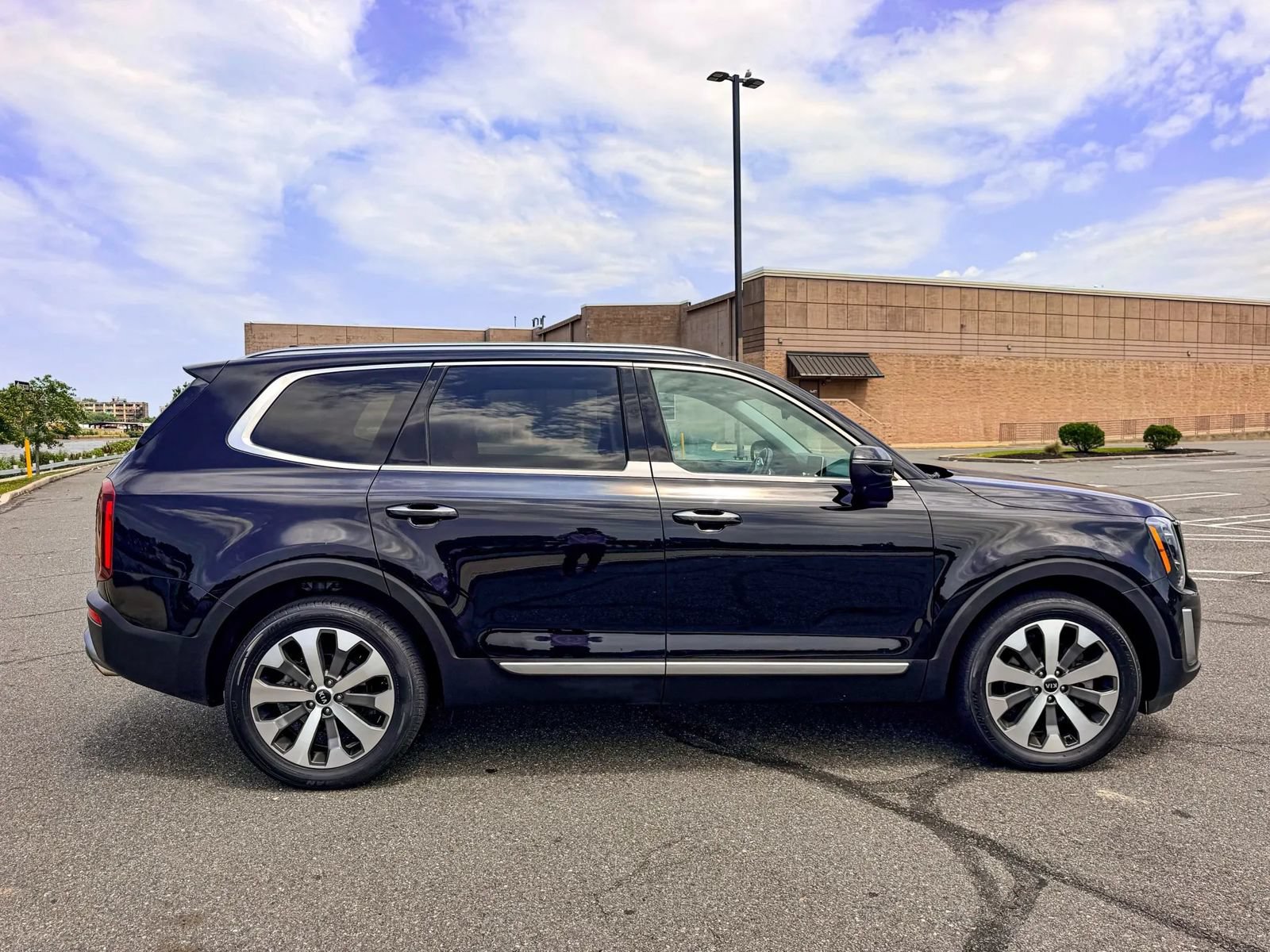 Used 2021 Kia Telluride S AWD/4WD image 8