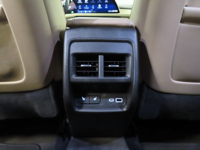 Used 2024 Cadillac XT4 Luxury w/ Cold Weather Package FWD image 25