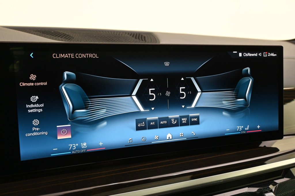 Used 2025 BMW X7 xDrive40i w/ M Sport Package image 28