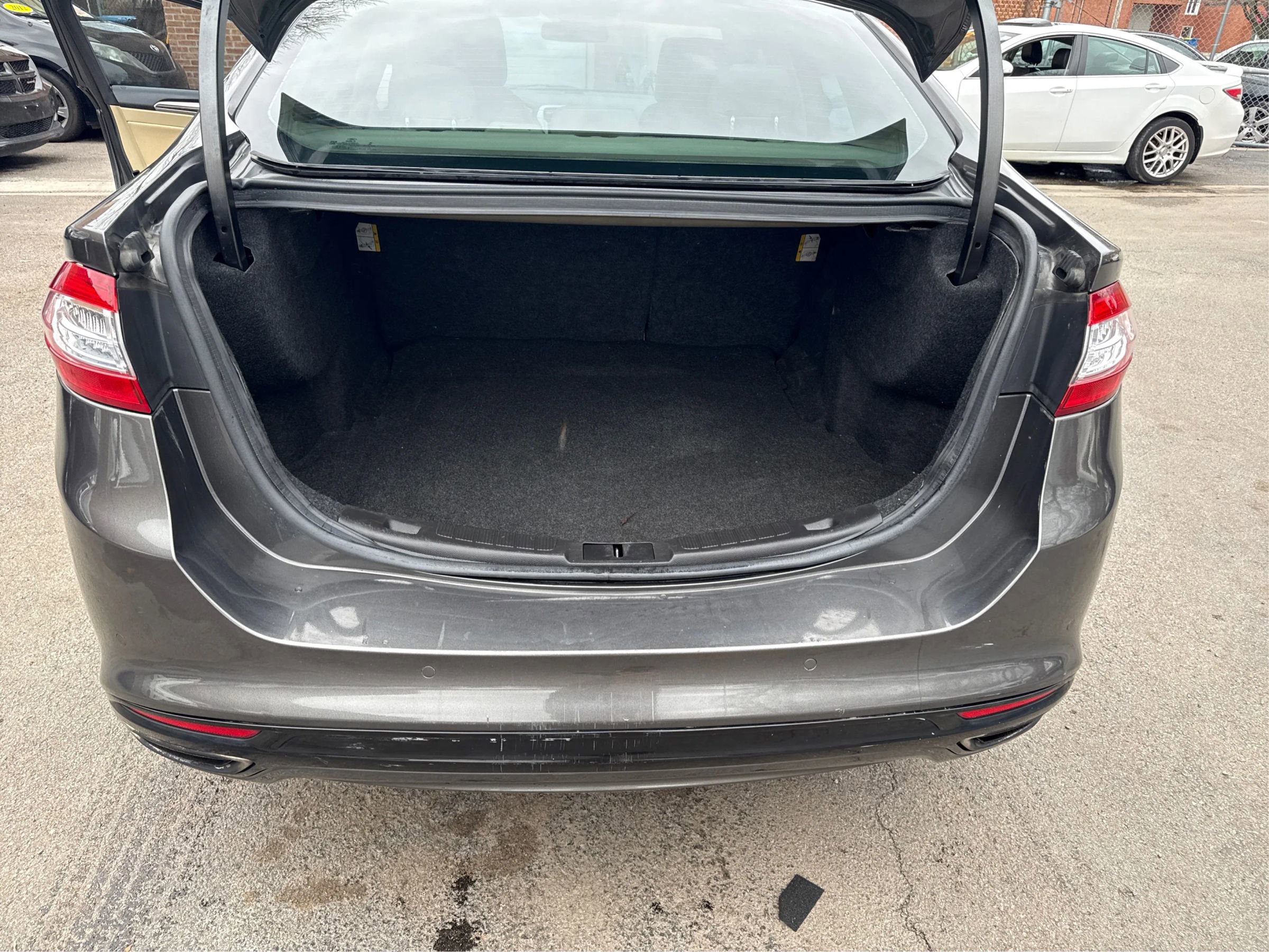 Used 2015 Ford Fusion SE w/ Equipment Group 202A image 15