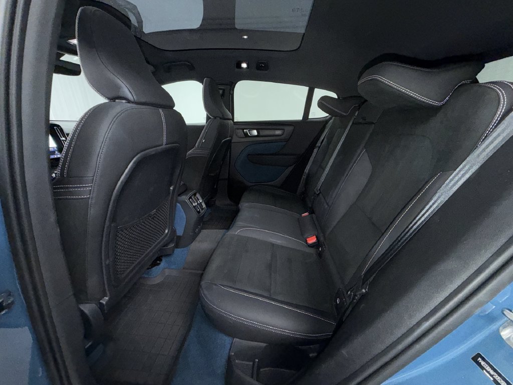 Used 2023 Volvo C40 P8 Recharge Ultimate AWD/4WD image 13