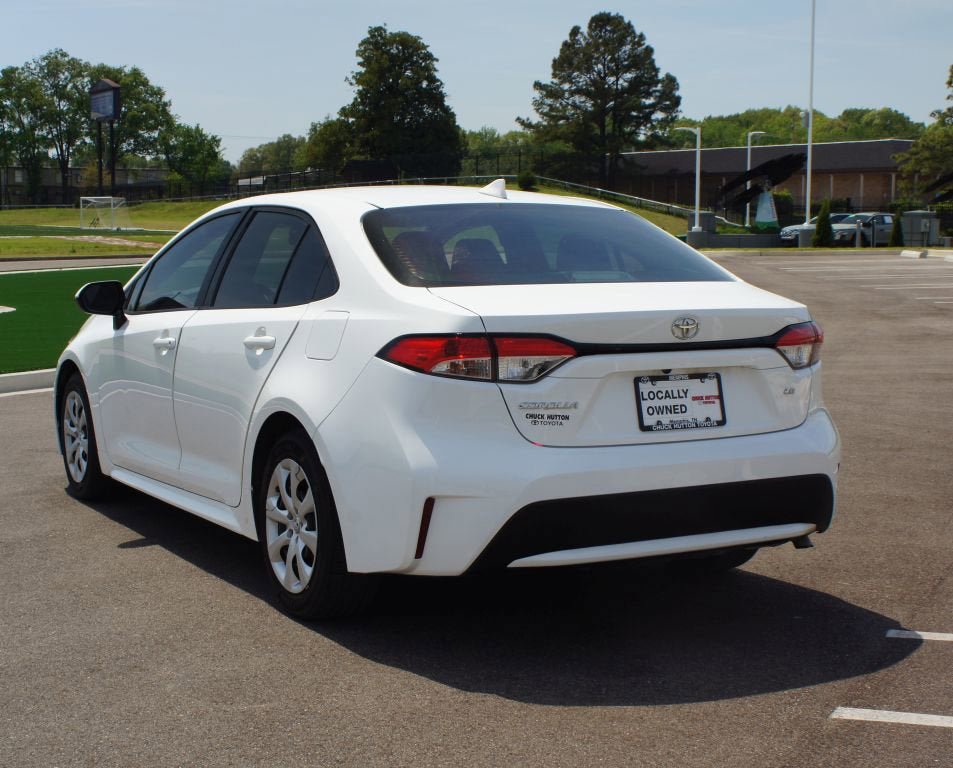 Used 2020 Toyota Corolla LE FWD image 11