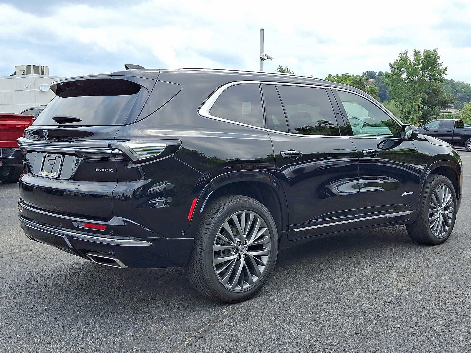 Used 2025 Buick Enclave Avenir w/ Super Cruise Package AWD/4WD image 6