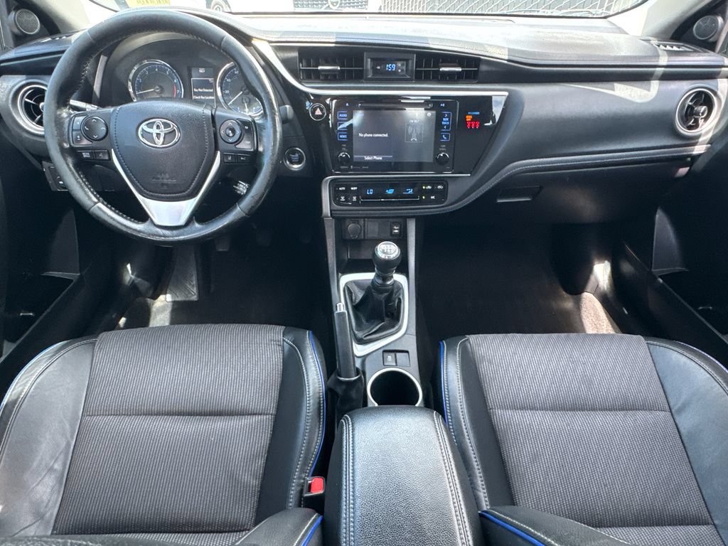 Used 2018 Toyota Corolla SE w/ Carpet Mat Package (TMS) FWD image 17