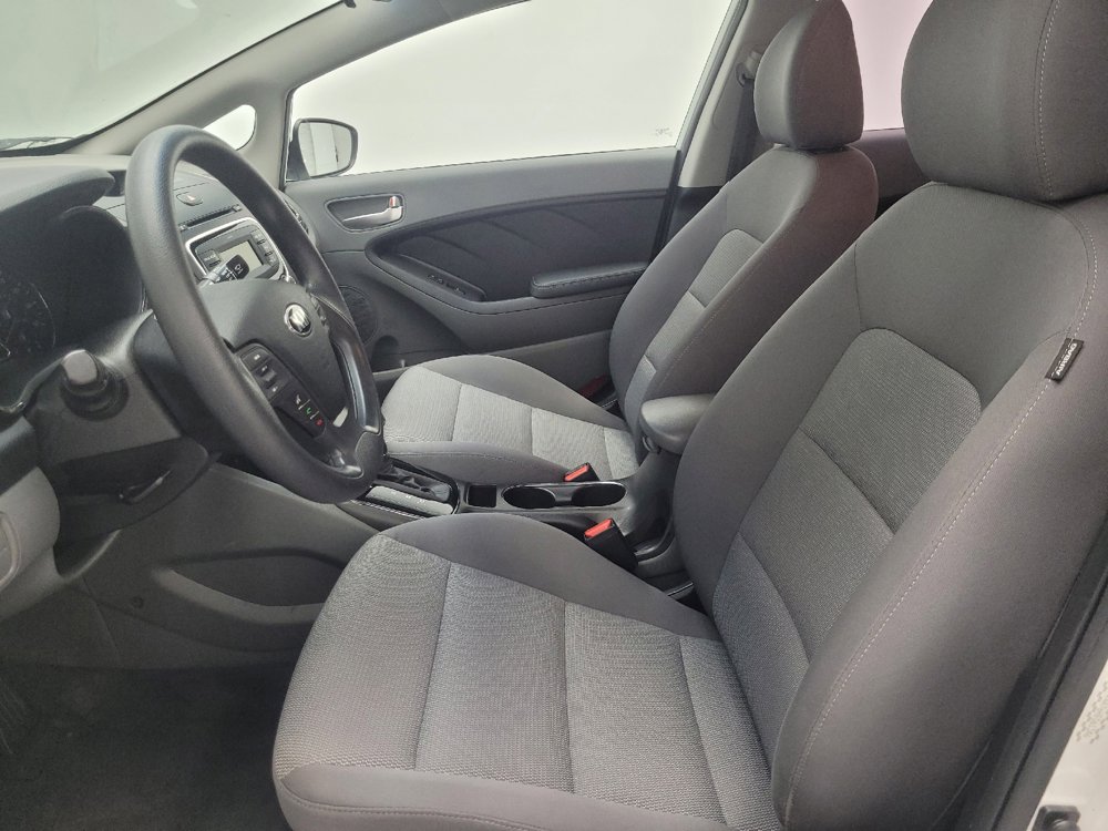 Used 2017 Kia Forte LX FWD image 17