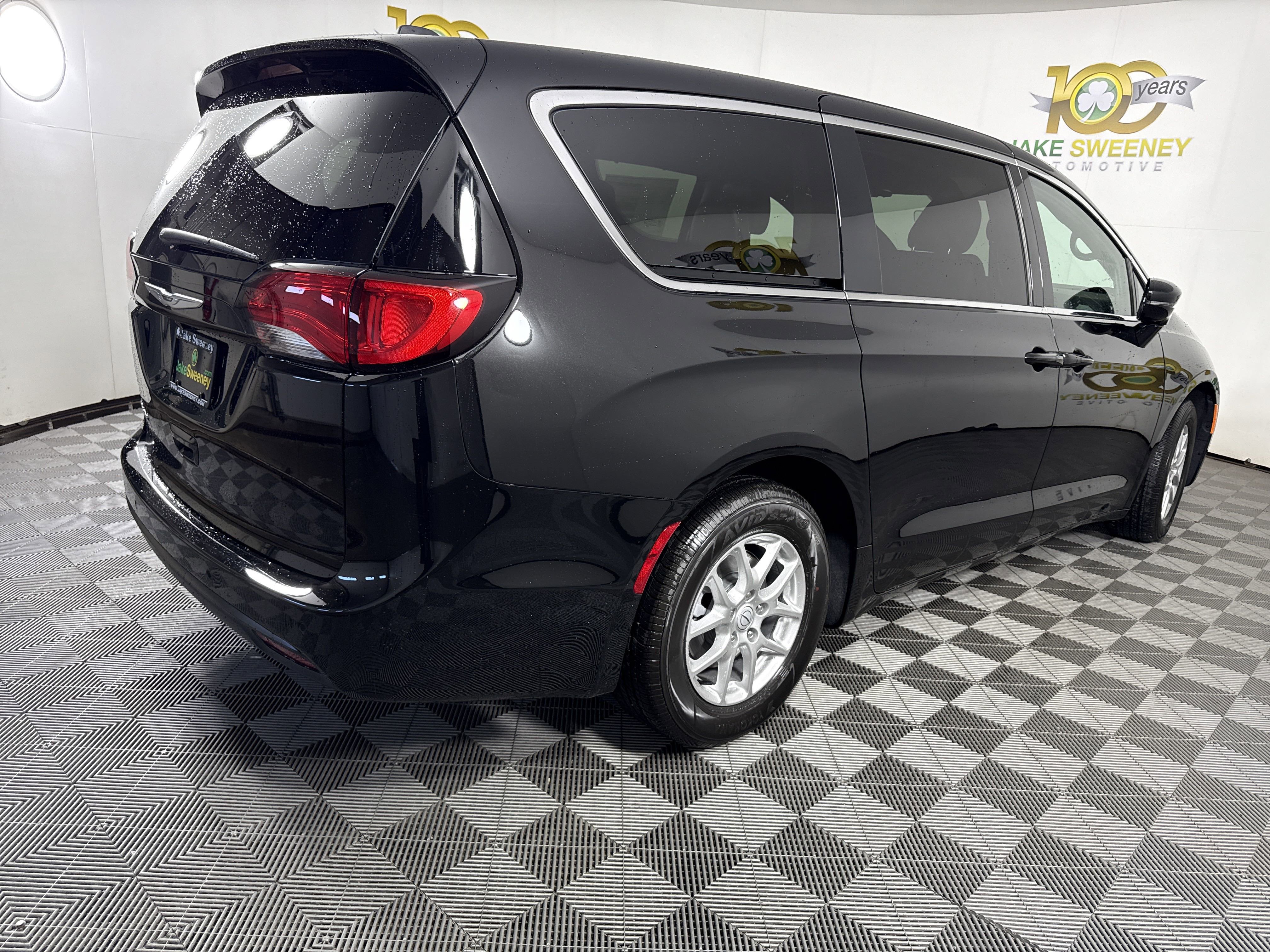 New 2026 Chrysler Voyager LX FWD image 10