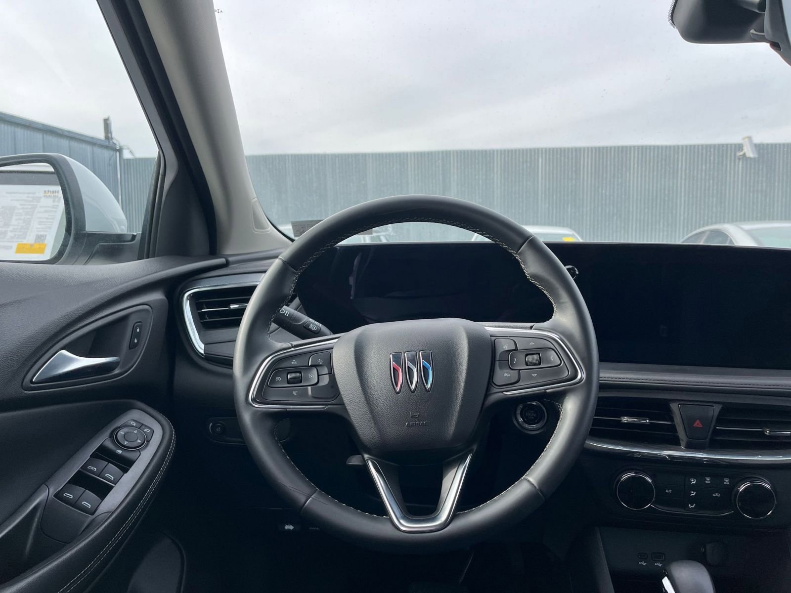 Used 2025 Buick Encore GX Preferred image 27