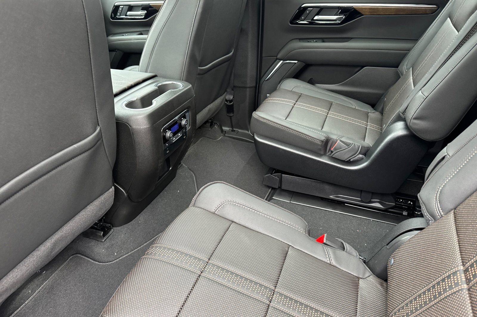 New 2026 Chevrolet Suburban High Country w/ Sun And Tow Package image 11