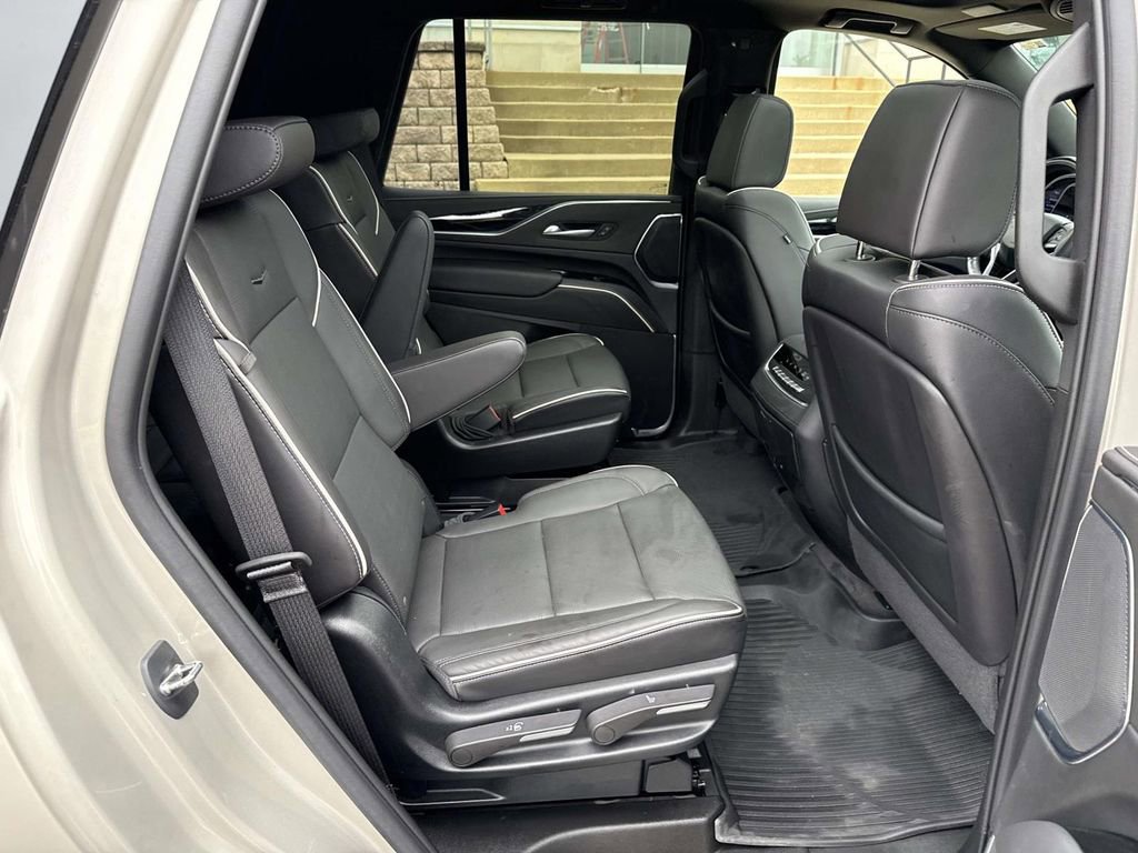 Used 2023 Cadillac Escalade Sport w/ LPO, ONYX Package AWD/4WD image 11