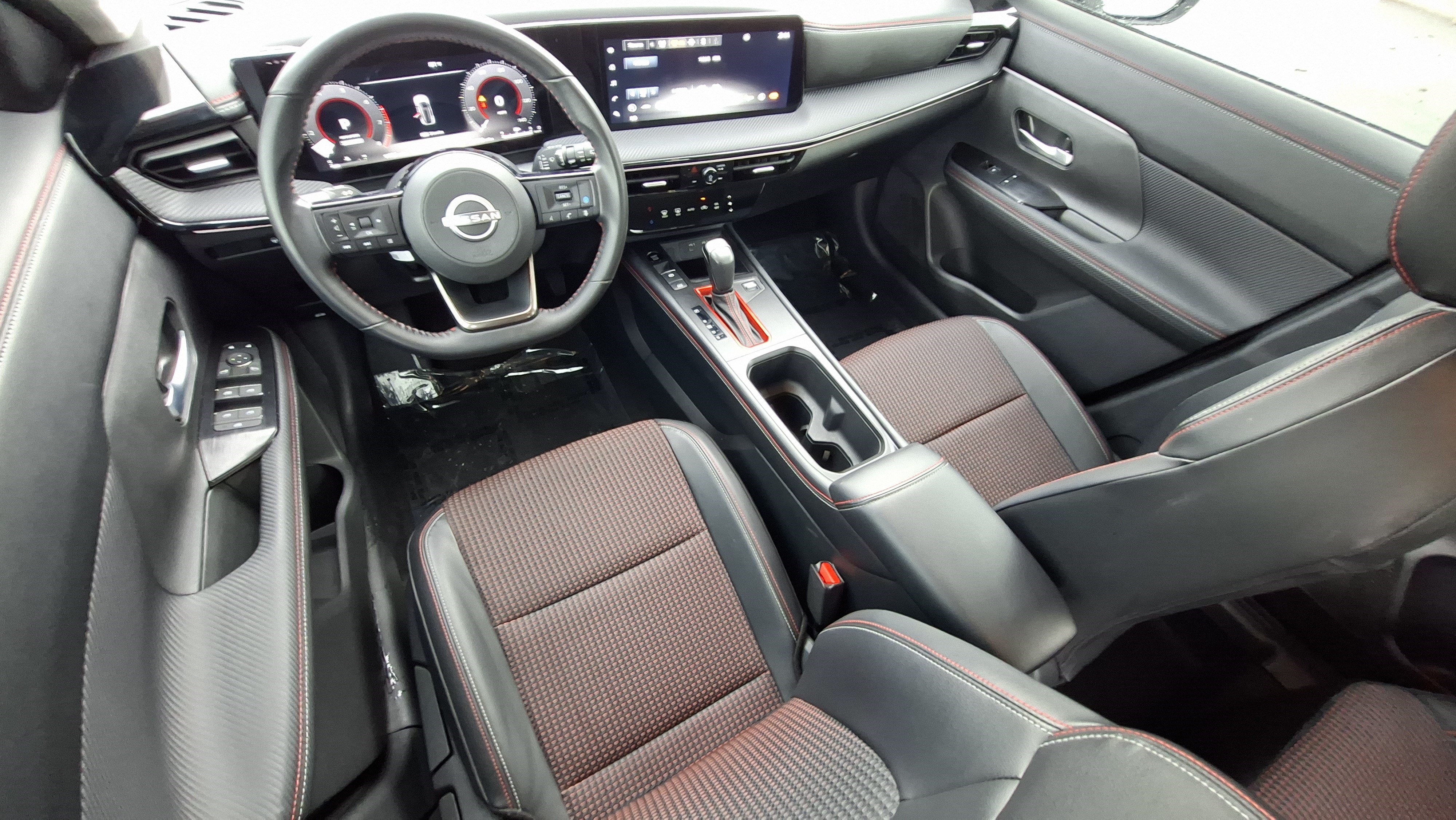 Used 2025 Nissan Kicks SR FWD image 19
