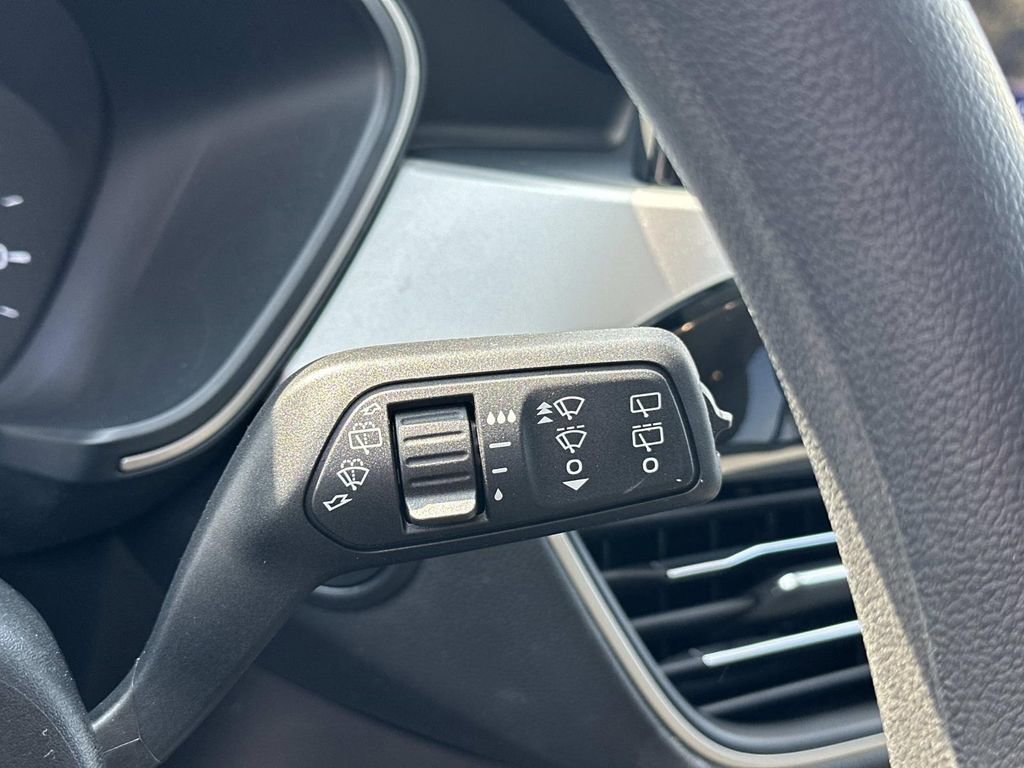 Used 2022 Ford Escape SE image 20