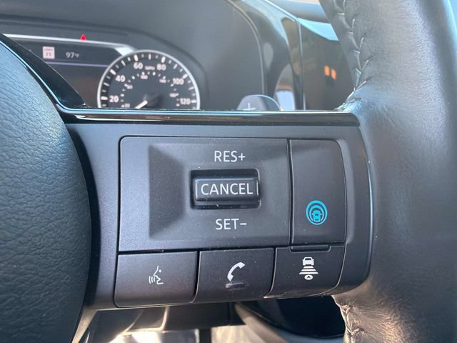 Used 2023 Nissan Pathfinder SL AWD/4WD image 33