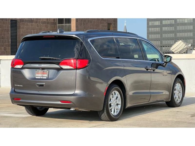 Used 2020 Chrysler Voyager Lxi image 7