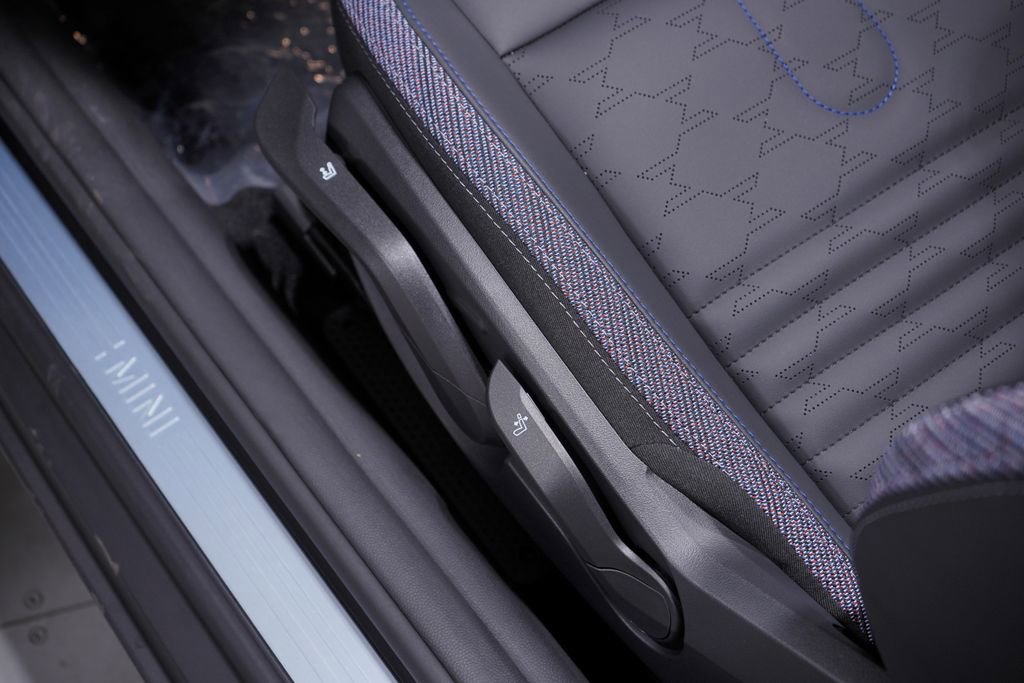 New 2026 MINI Cooper S image 17