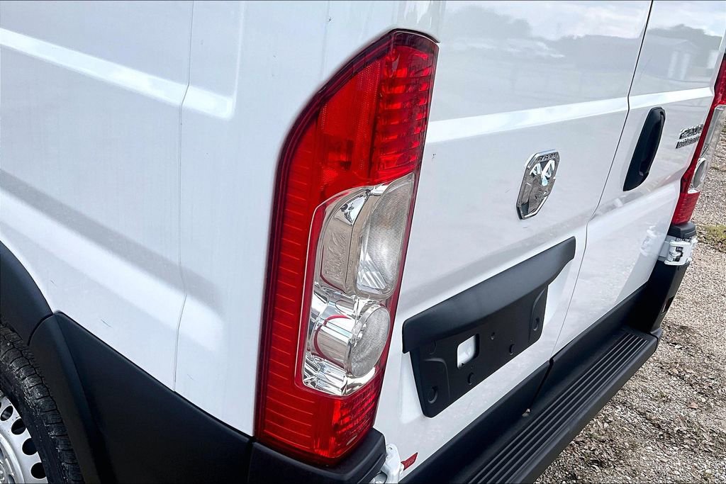 New 2024 RAM ProMaster 2500 w/ Convenience Group FWD image 14