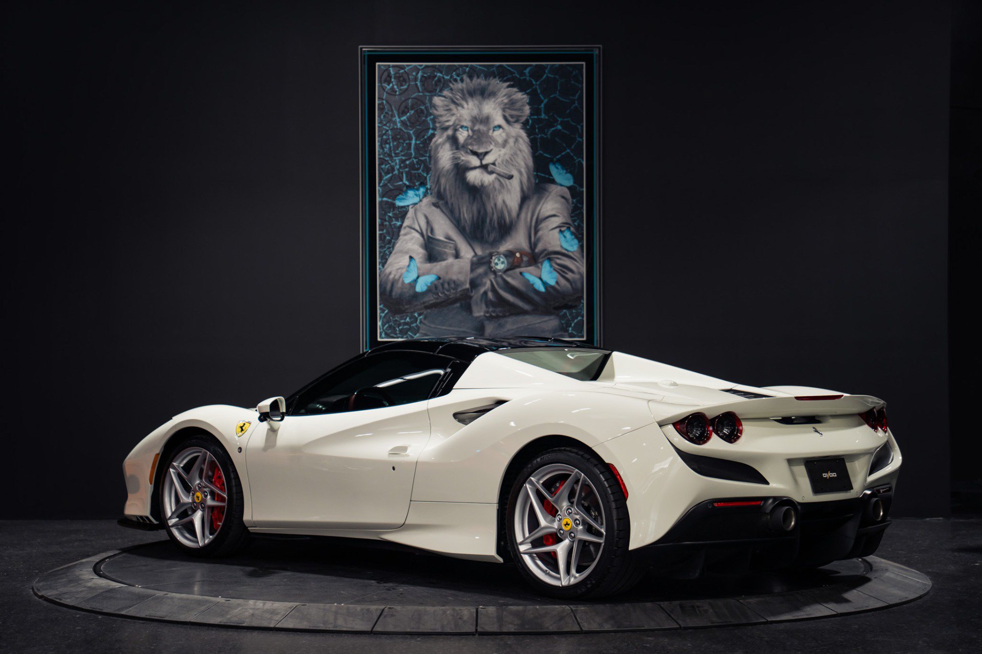 Used 2023 Ferrari F8 Tributo RWD image 44
