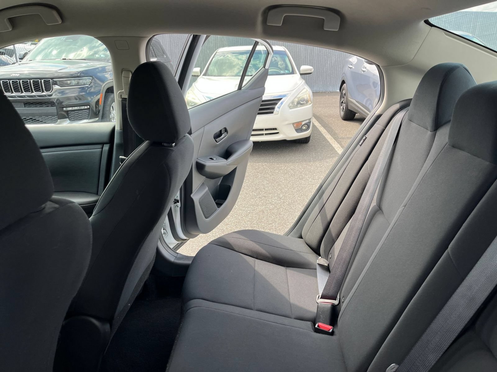 Used 2025 Nissan Sentra S FWD image 36