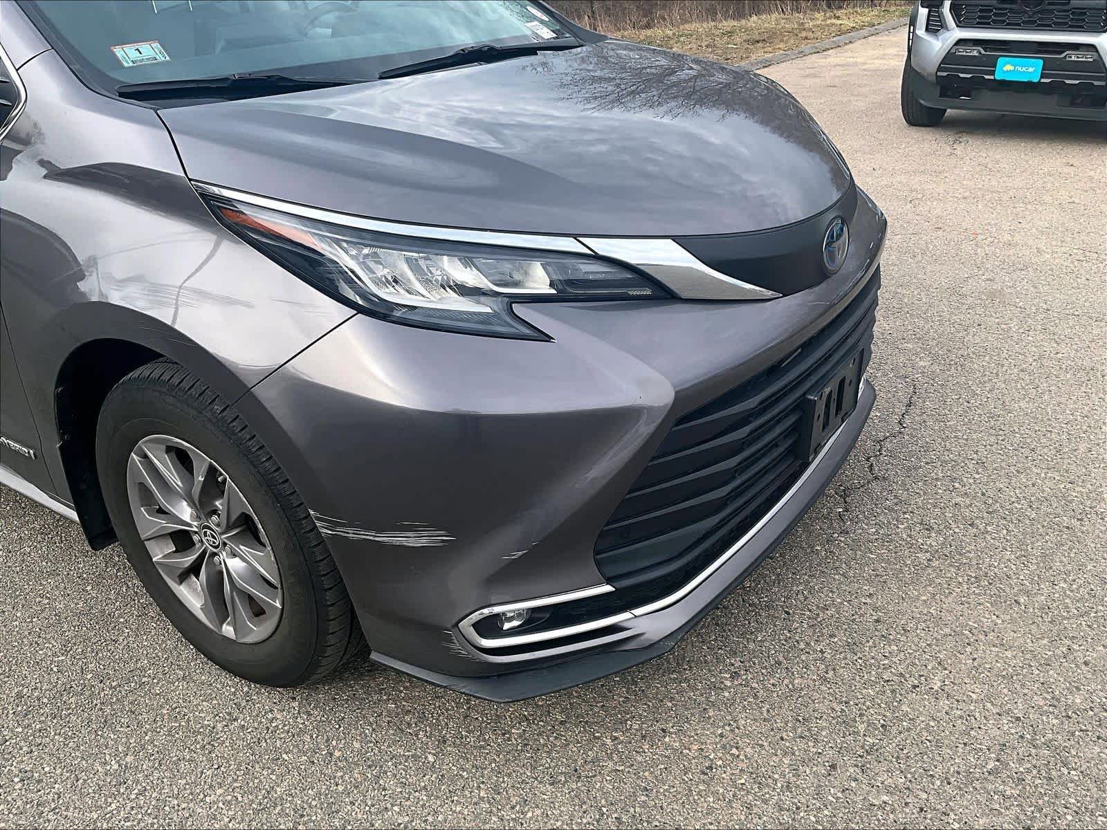 Used 2021 Toyota Sienna XLE w/ XLE Plus Package image 5