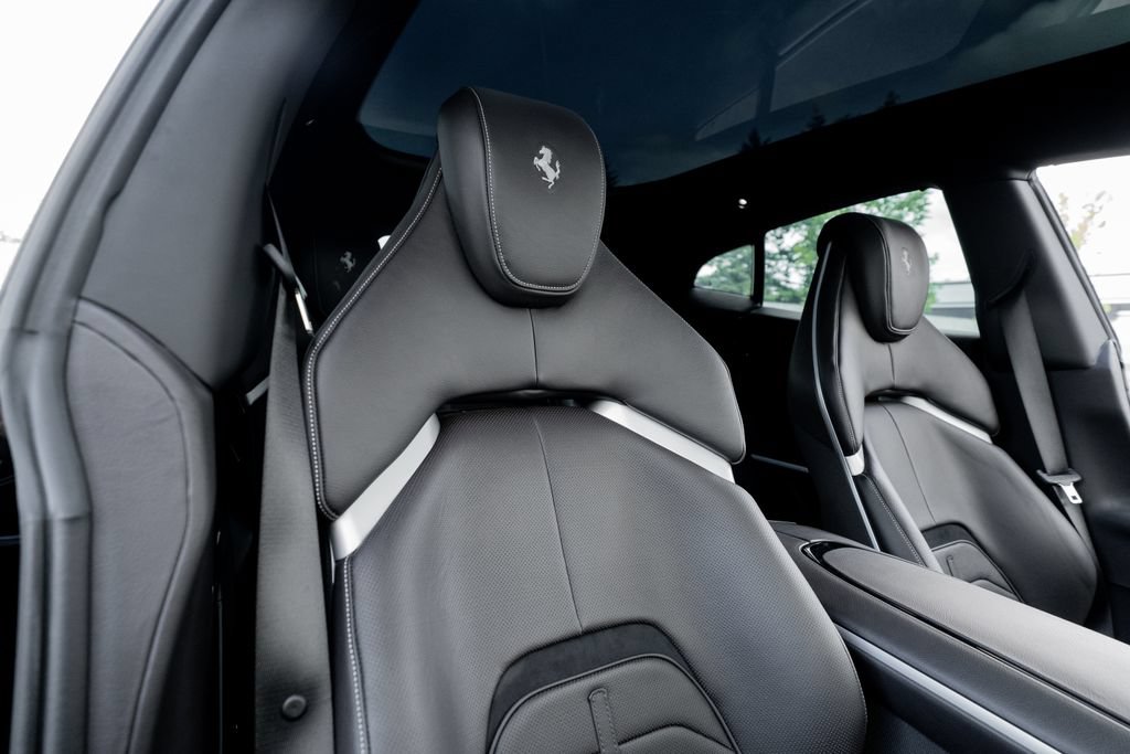 Used 2023 Ferrari Purosangue AWD/4WD image 8