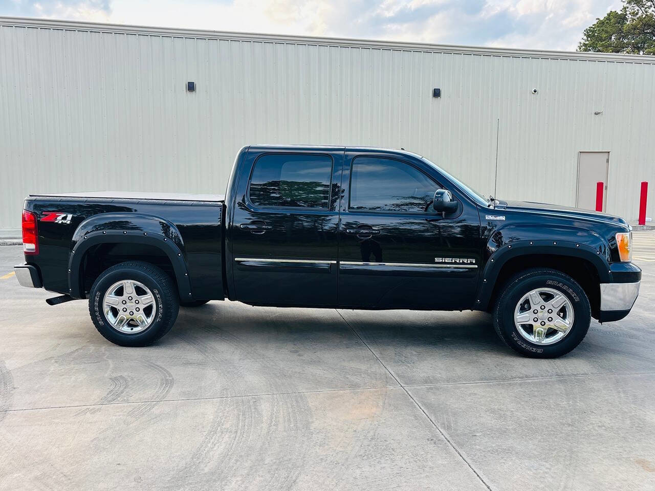 Used 2013 GMC Sierra 1500 SLT w/ All-Terrain Package image 5