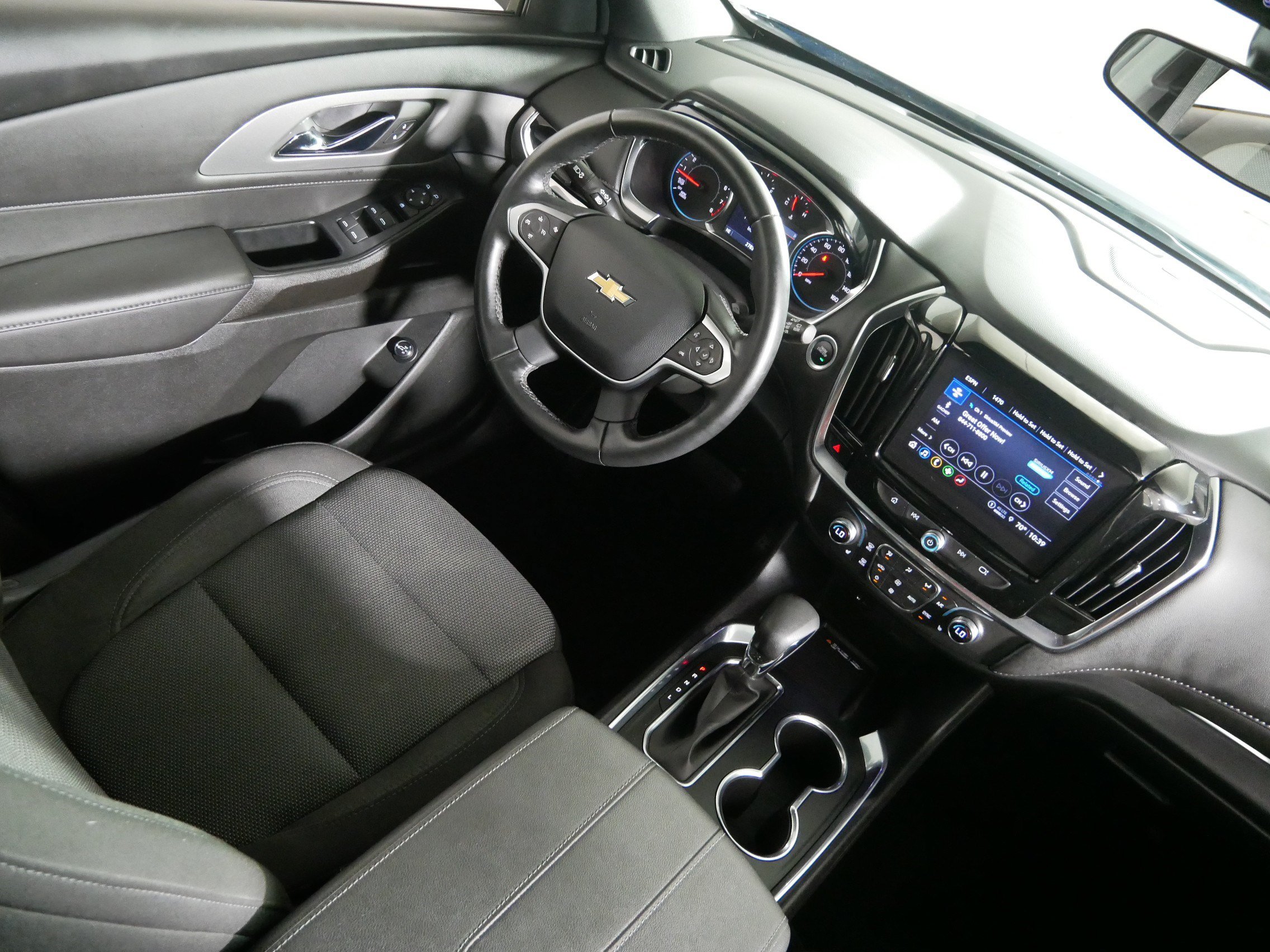 Used 2023 Chevrolet Traverse LT w/ LPO, Floor Liner Package AWD/4WD image 9
