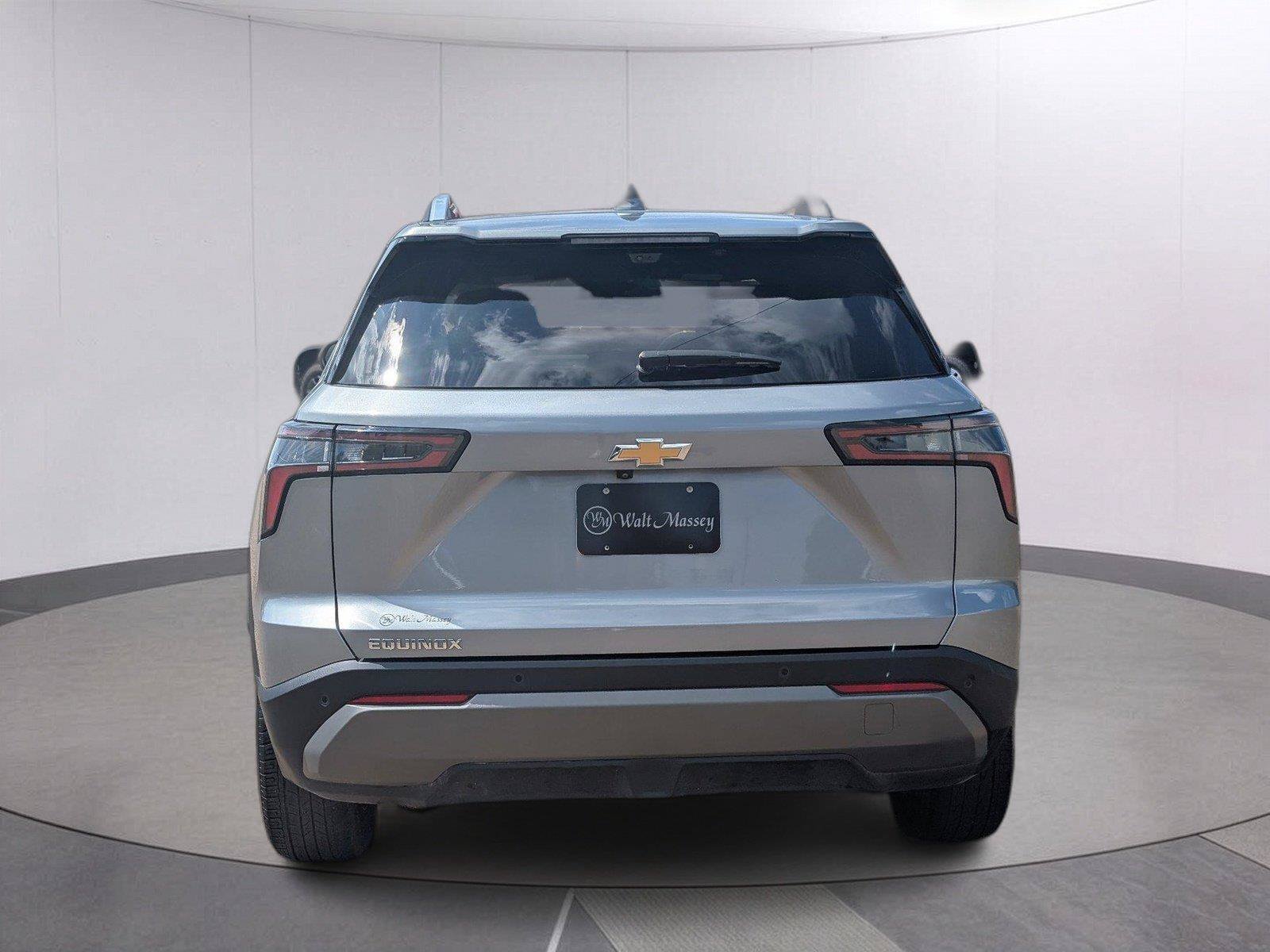 Used 2025 Chevrolet Equinox LT w/ Convenience Package II FWD image 4