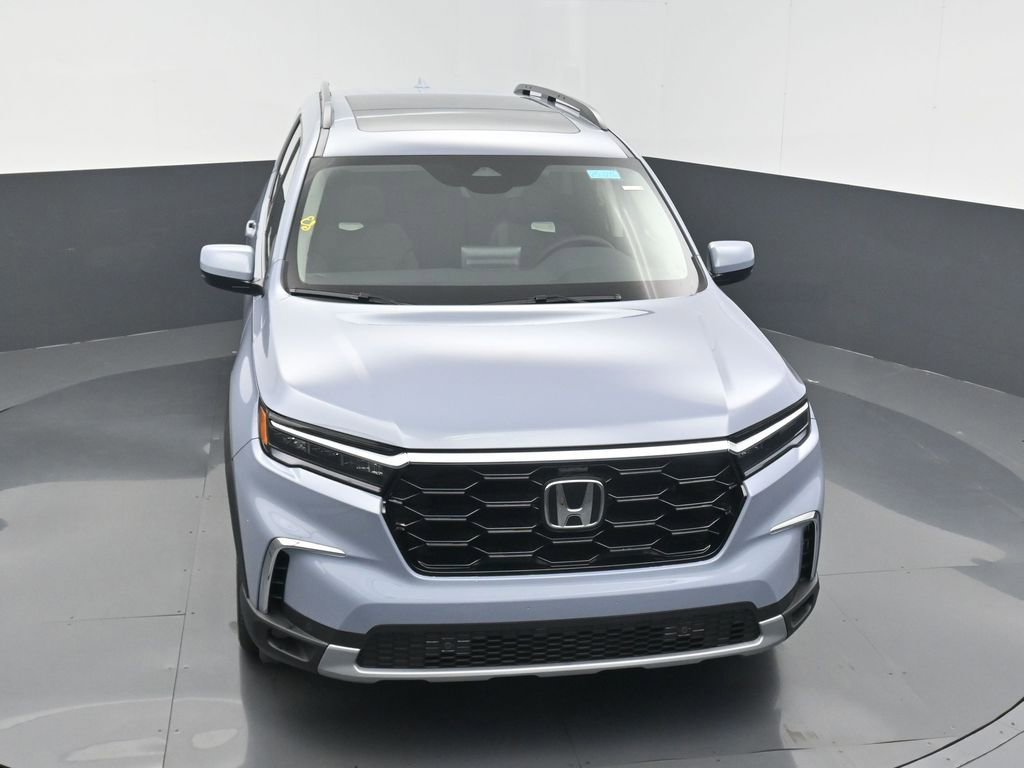 New 2025 Honda Pilot Touring image 6