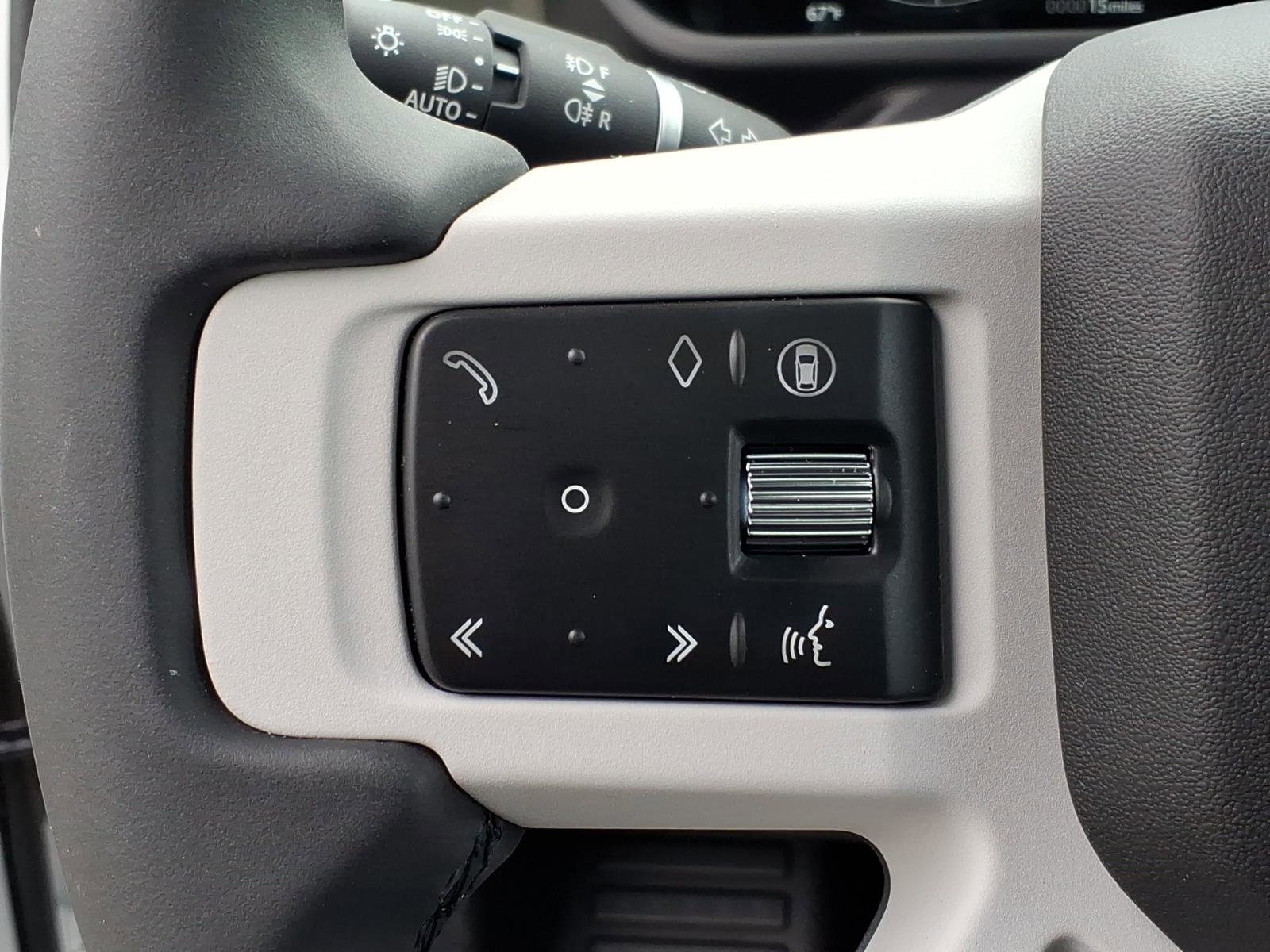 New 2026 Land Rover Defender 110 X-Dynamic SE AWD/4WD image 16