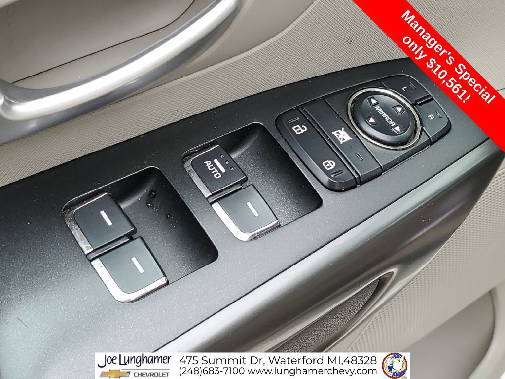 Used 2018 Kia Sedona L FWD image 21