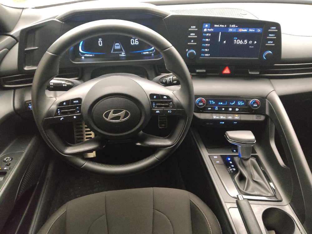 Used 2025 Hyundai Elantra Sport FWD image 22