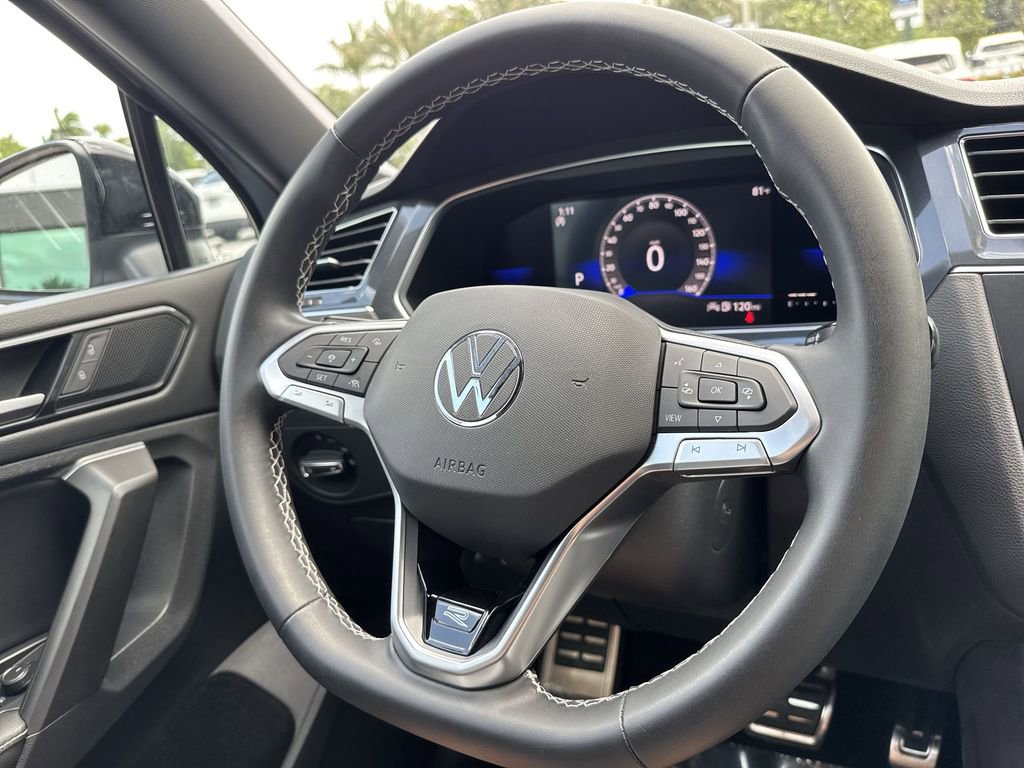 Used 2023 Volkswagen Tiguan SE R-Line image 55