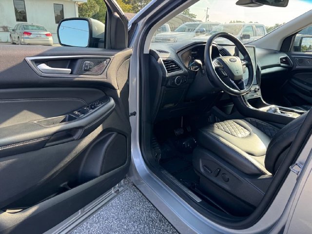 Used 2024 Ford Edge Titanium AWD/4WD image 16
