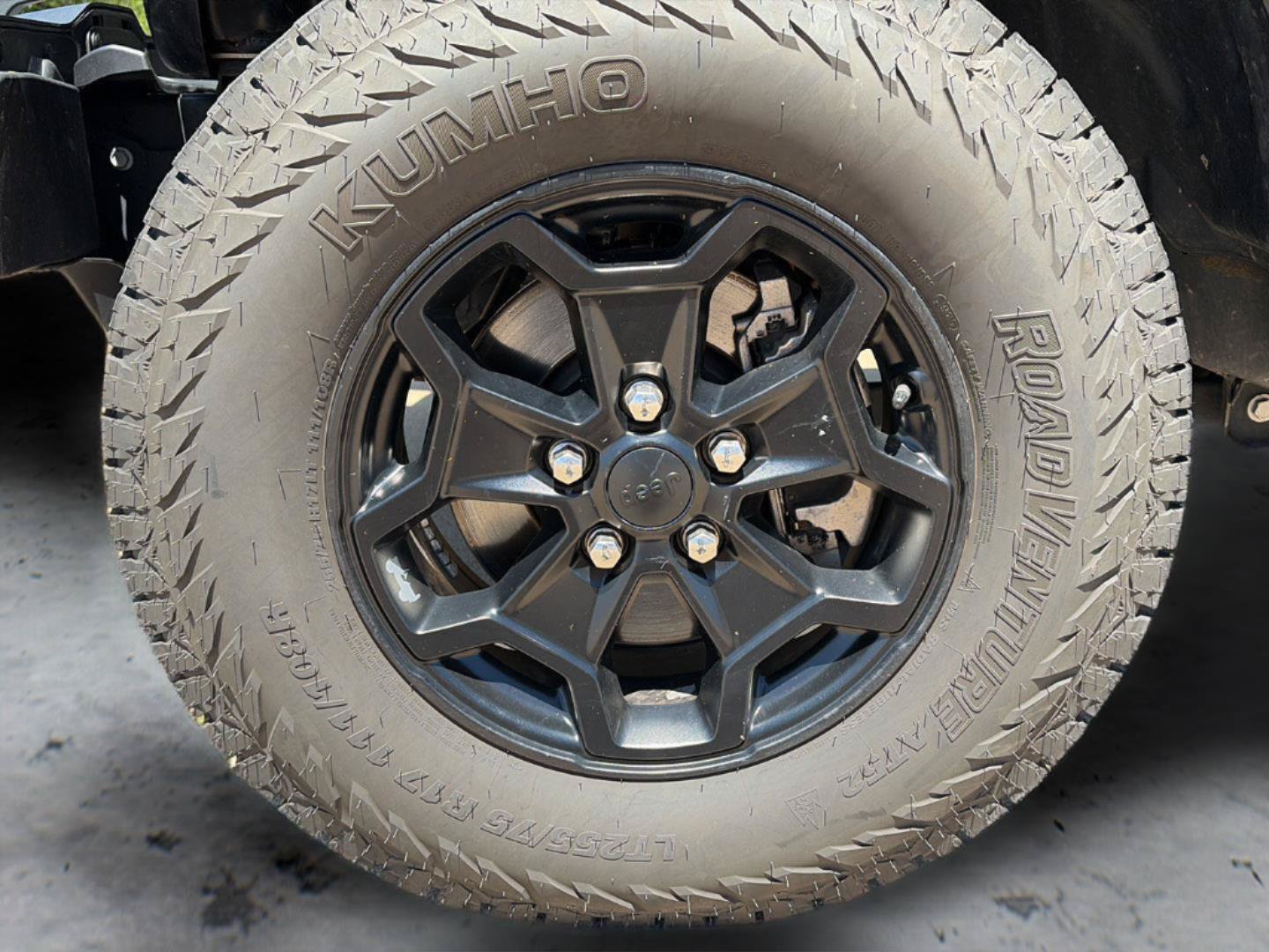 Used 2022 Jeep Gladiator Mojave AWD/4WD image 27