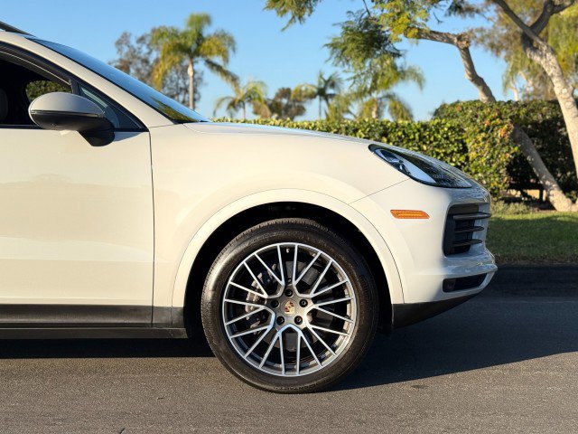 Used 2023 Porsche Cayenne Coupe image 10