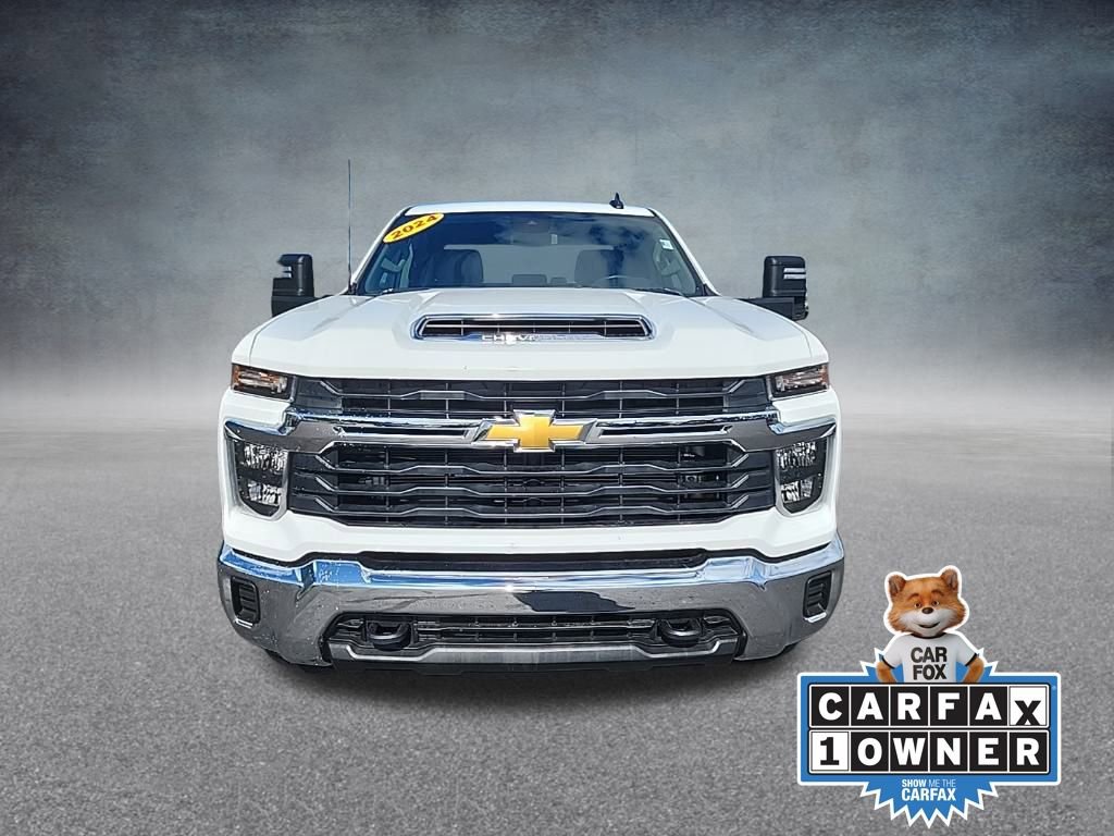Used 2024 Chevrolet Silverado 2500 LT image 2