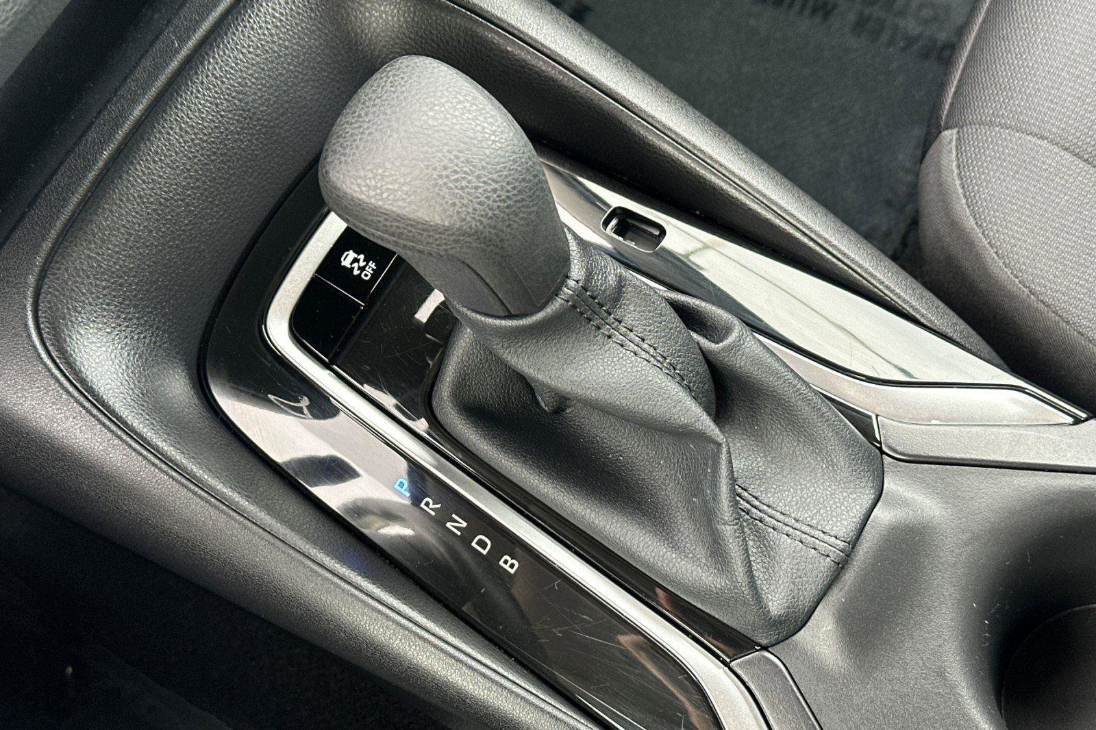 Used 2025 Toyota Corolla LE image 19