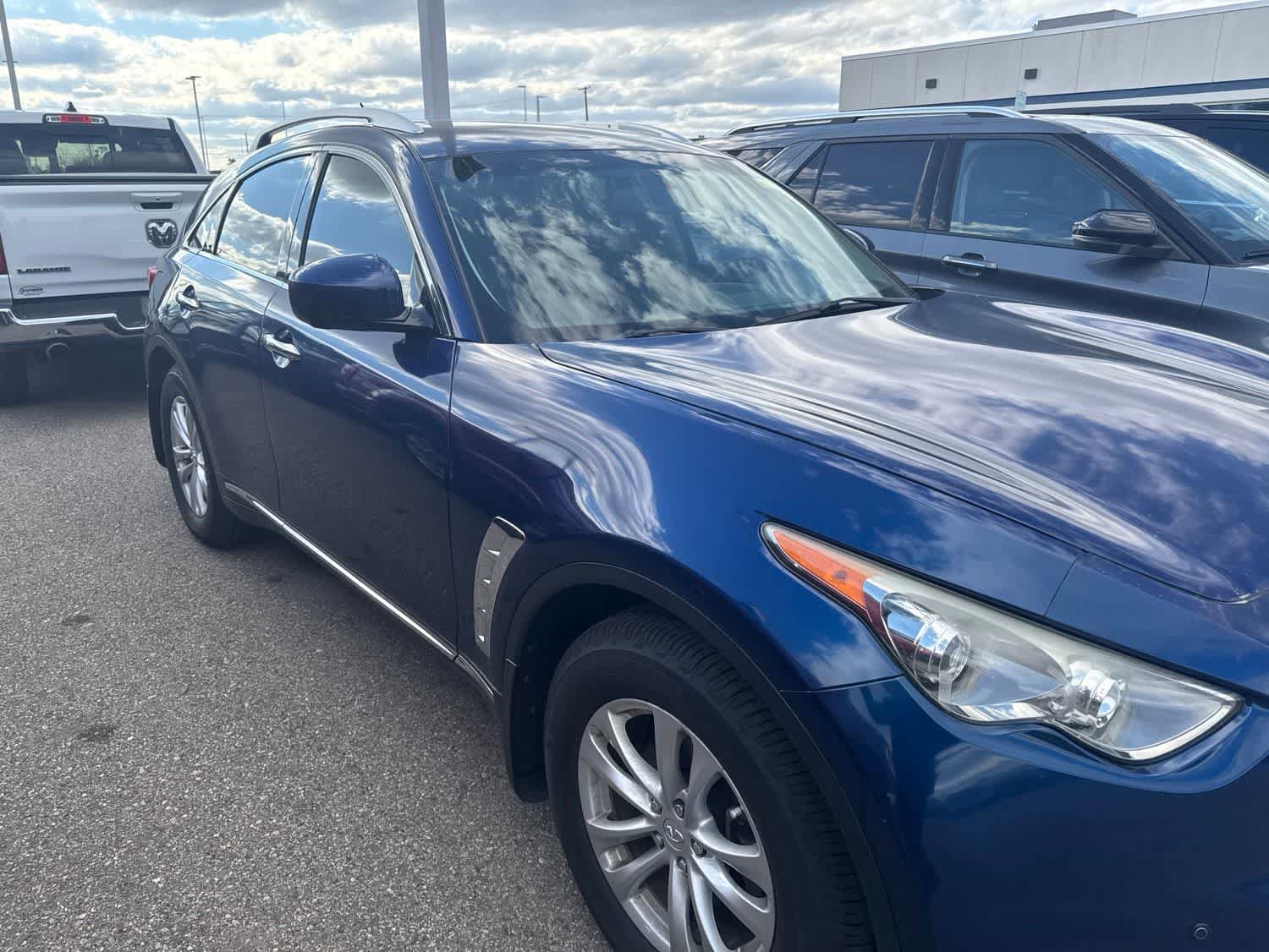 Used 2013 INFINITI FX37 AWD w/ Premium Pkg image 22