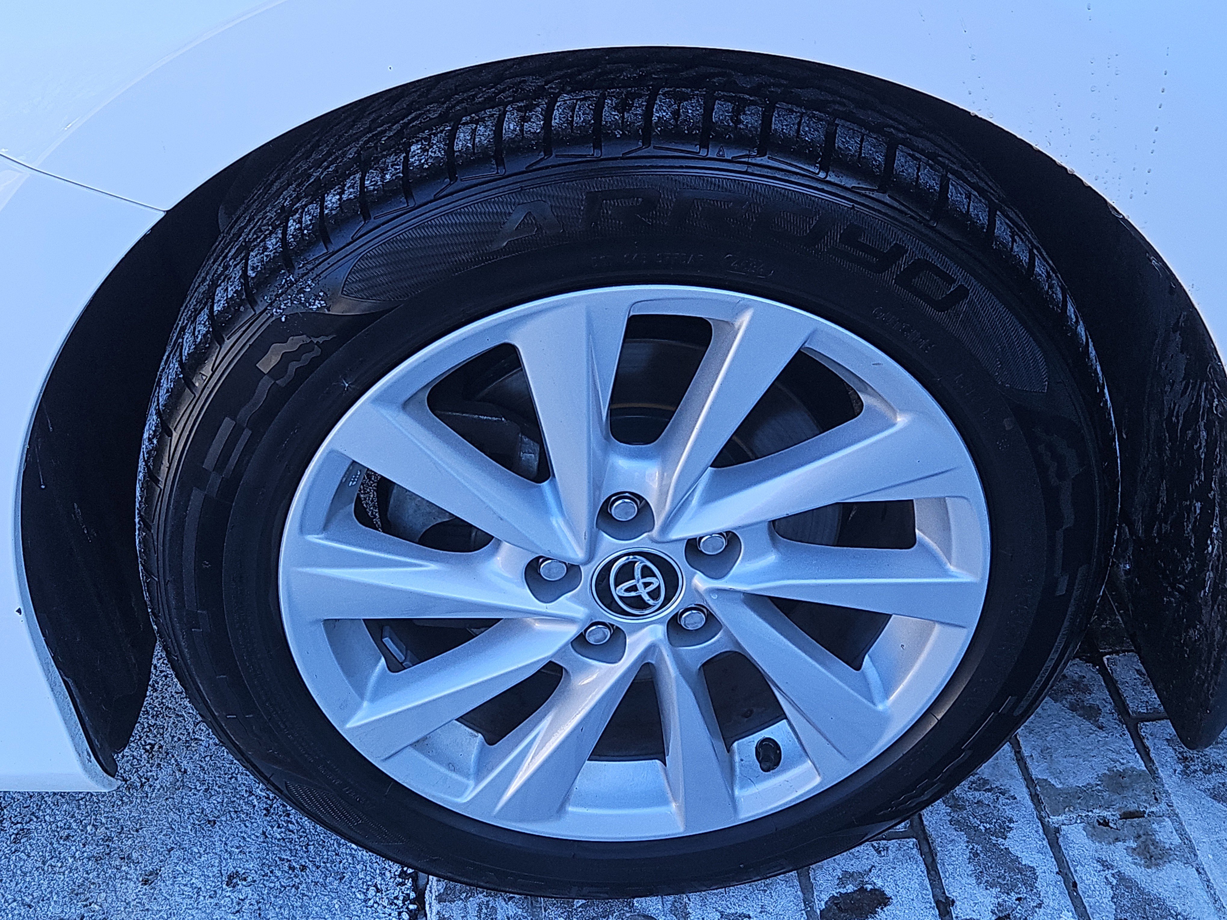 Used 2022 Toyota Camry LE image 4