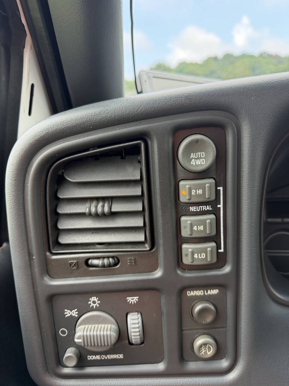 Used 2002 Chevrolet Silverado 1500 LS w/ Off-Road Pkg AWD/4WD image 26