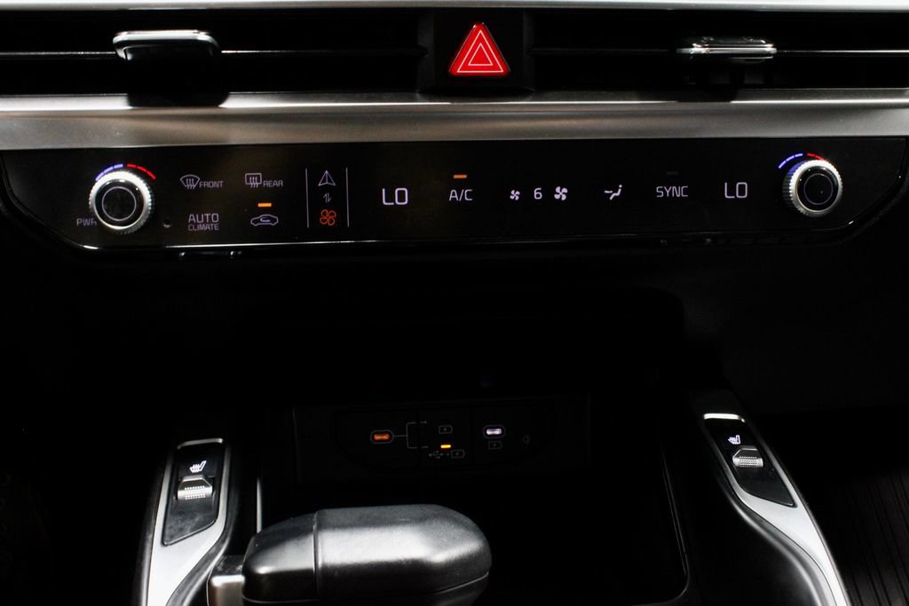 Used 2024 Kia Sorento S FWD image 31