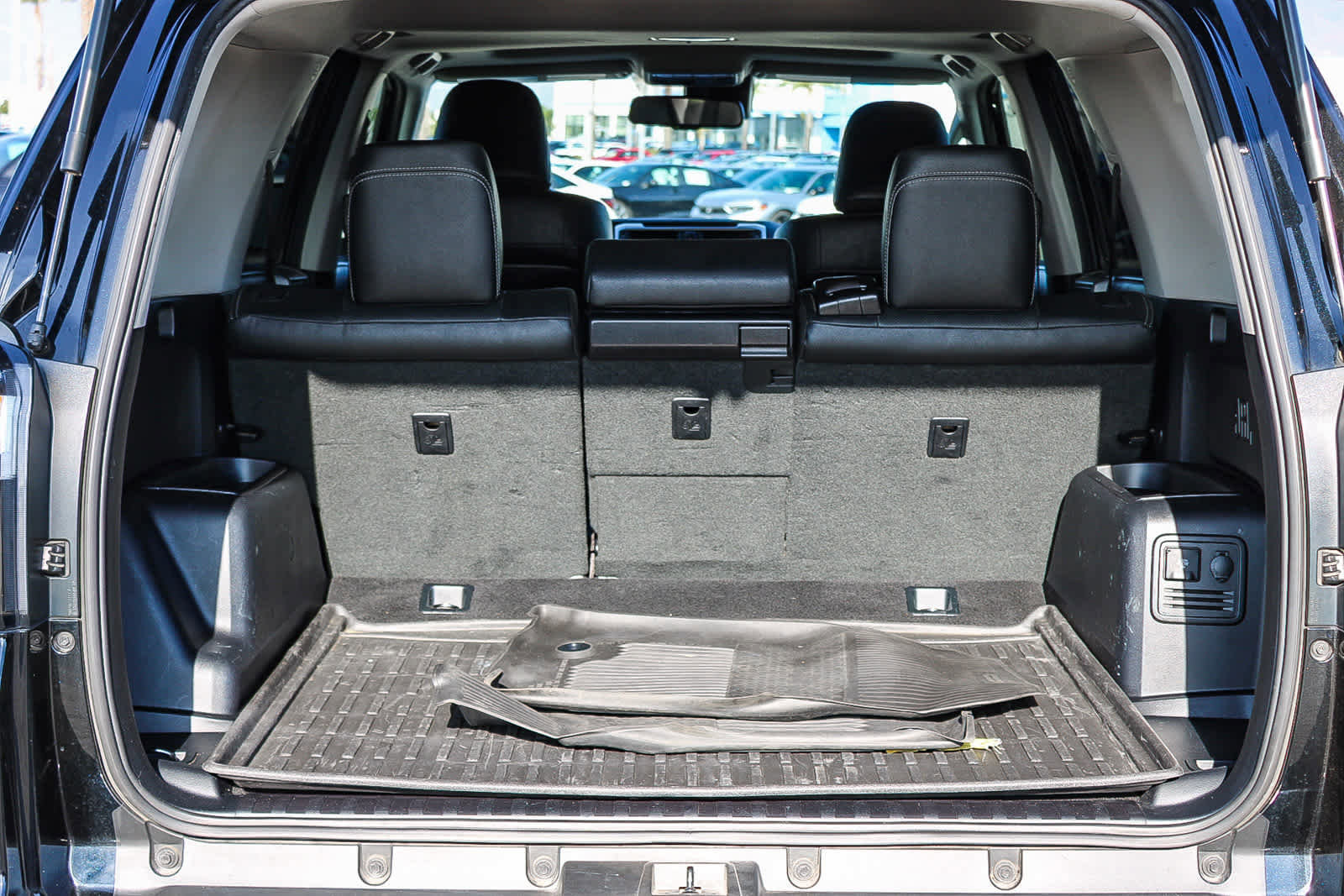 Used 2023 Toyota 4Runner Limited image 25