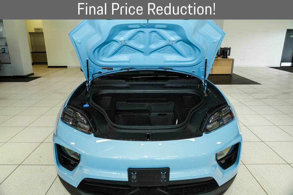 Used 2025 Porsche Macan 4S Electric AWD/4WD image 19