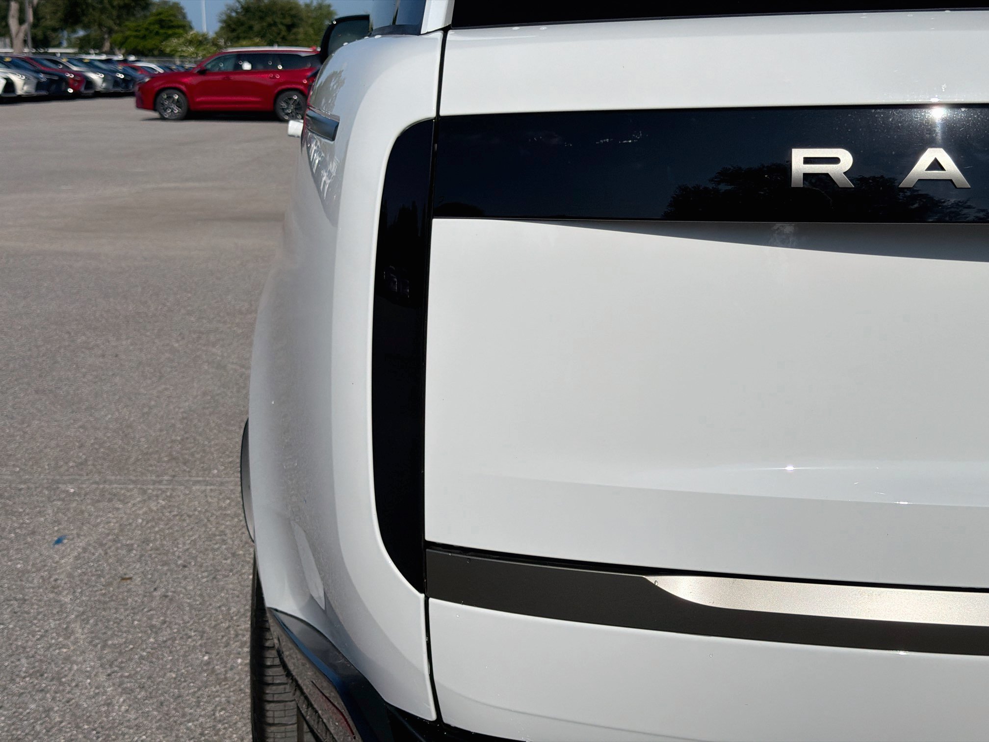 New 2026 Land Rover Range Rover Long Wheelbase SE AWD/4WD image 10