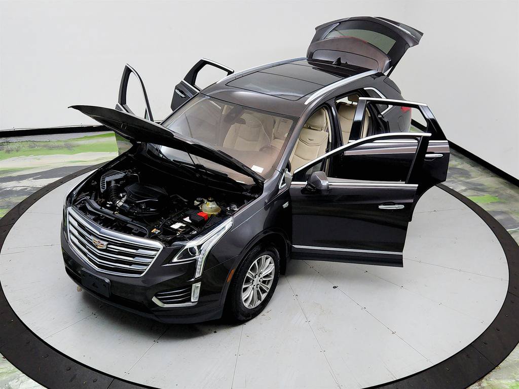 Used 2017 Cadillac XT5 Luxury w/ Driver Awareness Package FWD image 17